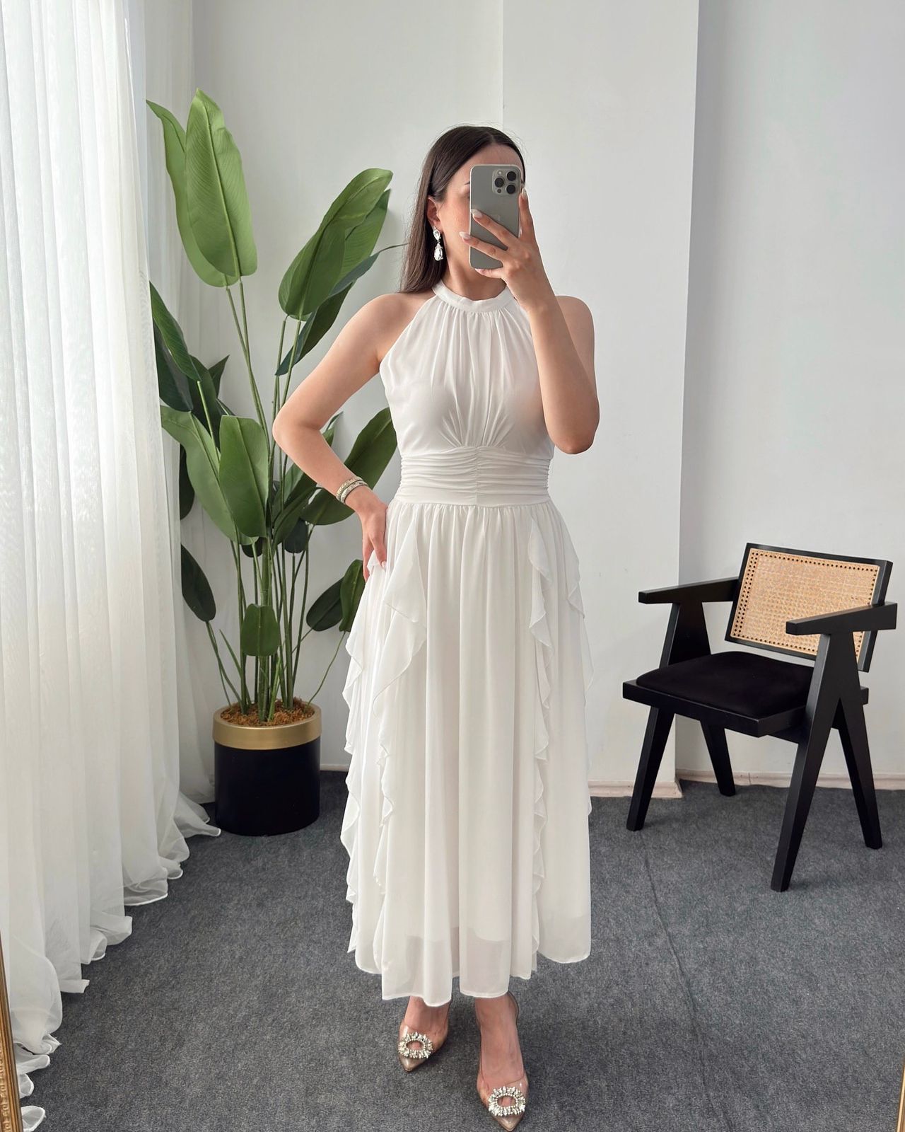 Ağ don ətəyi valanlı halter yaxa